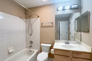 1015 Woodview Ct, Aurora, IL 60502 - Photo 13