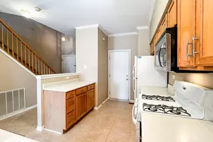 1015 Woodview Ct, Aurora, IL 60502 - Photo 5