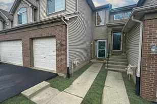 1015 Woodview Ct, Aurora, IL 60502 - Photo 1