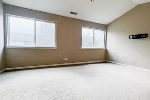 1015 Woodview Ct, Aurora, IL 60502 - Photo 9