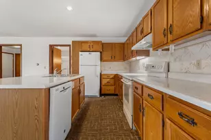 614 S Irving St, Monticello, IL 61856 - Photo 11