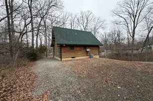 2226 Chesapeake Ln, Centralia, IL 62801 - Photo 3