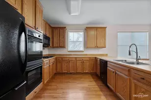 416 Frankfort Ave, Oswego, IL 60543 - Photo 9