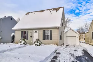 825 Albert Ave, Sycamore, IL 60178 - Photo 1