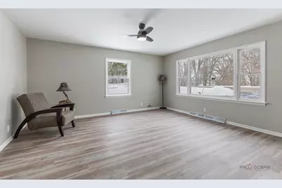 28529 W Treetop Road, Ingleside, IL 60041 - Photo 3