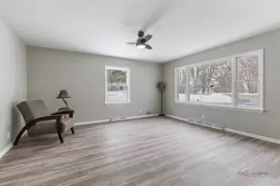 28529 W Treetop Rd, Ingleside, IL 60041 - Photo 3