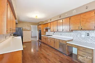 209 E 3rd St, Aroma Park, IL 60910 - Photo 7