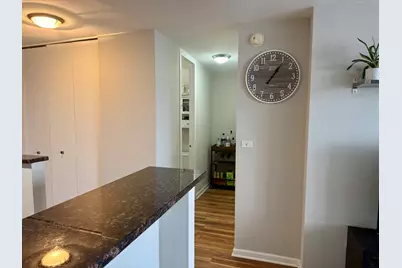 655 W Irving Park Road #5407, Chicago, IL 60613 - Photo 5