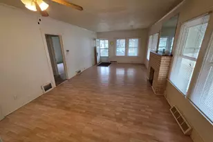 312 E 11th St, Sterling, IL 61081 - Photo 11