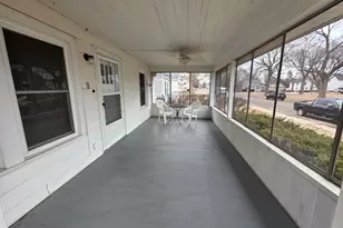 312 E 11th St, Sterling, IL 61081 - Photo 5