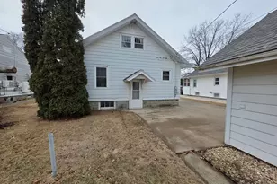 312 E 11th St, Sterling, IL 61081 - Photo 3