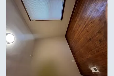 8556 S Muskegon Avenue, Chicago, IL 60617 - Photo 17