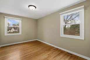 4 Burnt Ember Ct, Buffalo Grove, IL 60089 - Photo 19