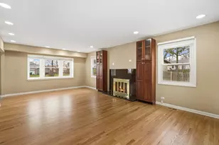 4 Burnt Ember Ct, Buffalo Grove, IL 60089 - Photo 7