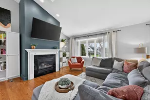 547 S Poplar Ave, Elmhurst, IL 60126 - Photo 5