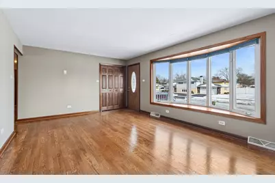 10506 S Michael Drive, Palos Hills, IL 60465 - Photo 3