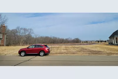 329 Merry Oaks Drive, Sycamore, IL 60178 - Photo 1