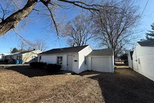 745 E Oak St, Watseka, IL 60970 - Photo 1