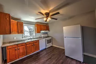 745 E Oak St, Watseka, IL 60970 - Photo 11