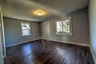 745 E Oak St, Watseka, IL 60970 - Photo 9