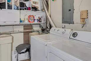 1924 Forrest Blvd, Saint Charles, IL 60174 - Photo 23