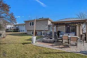 1924 Forrest Blvd, Saint Charles, IL 60174 - Photo 27