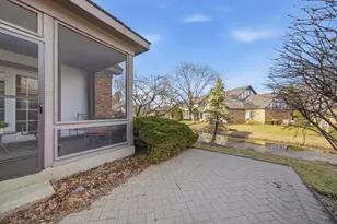 26 Lake Ridge Club Dr, Burr Ridge, IL 60527 - Photo 7