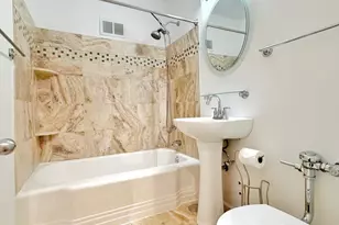 4970 N Marine Dr, Chicago, IL 60640 - Photo 17