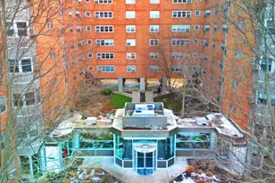 4970 N Marine Dr, Chicago, IL 60640 - Photo 1