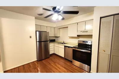 2331 Ogden Avenue #10, Downers Grove, IL 60515 - Photo 3