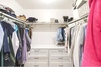 8640 Waukegan Road #123, Morton Grove, IL 60053 - Photo 23