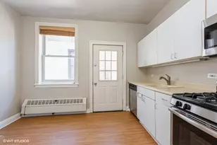 630 W Waveland Ave, Chicago, IL 60613 - Photo 5