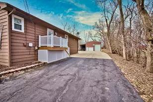 6N060 Virginia Rd, Roselle, IL 60172 - Photo 5