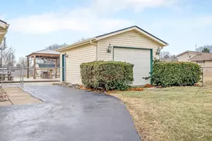 11818 Balsa Ln, Roscoe, IL 61073 - Photo 7