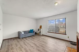 2111 Sunview Dr, Champaign, IL 61821 - Photo 5