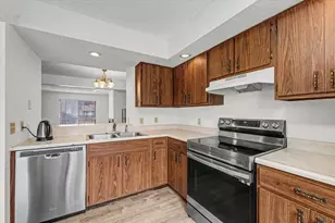 2111 Sunview Dr, Champaign, IL 61821 - Photo 13