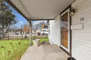 16 Anderson Ave, Joliet, IL 60433 - Photo 3