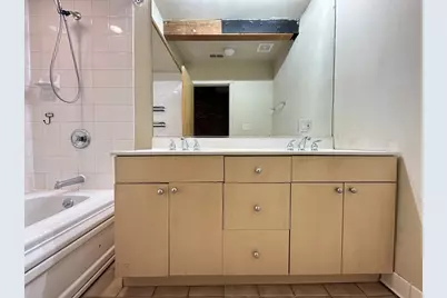 933 W Irving Park Road #C, Chicago, IL 60613 - Photo 15