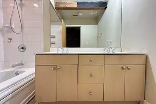 933 W Irving Park Rd, Chicago, IL 60613 - Photo 15