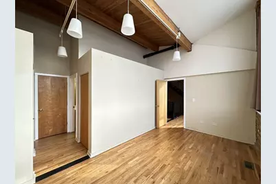 933 W Irving Park Road #C, Chicago, IL 60613 - Photo 11