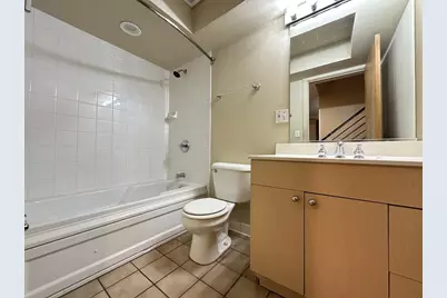 933 W Irving Park Road #C, Chicago, IL 60613 - Photo 19