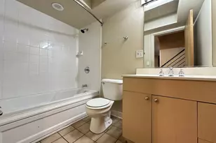 933 W Irving Park Rd, Chicago, IL 60613 - Photo 19