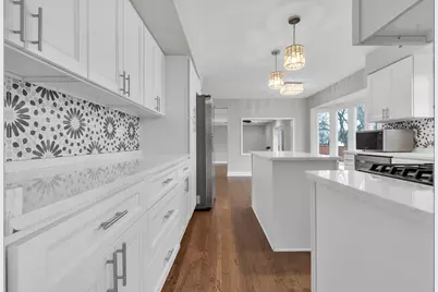 914 W Noyes Street, Arlington Heights, IL 60005 - Photo 9