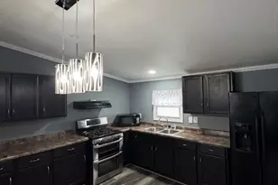 607 Park Ave, Belvidere, IL 61008 - Photo 3