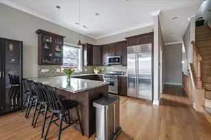 1031 W Newport Ave, Chicago, IL 60657 - Photo 7