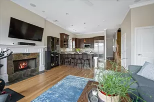 1031 W Newport Ave, Chicago, IL 60657 - Photo 5