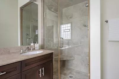 1031 W Newport Avenue #3, Chicago, IL 60657 - Photo 13