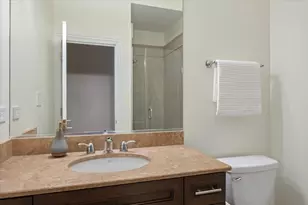 1031 W Newport Ave, Chicago, IL 60657 - Photo 17