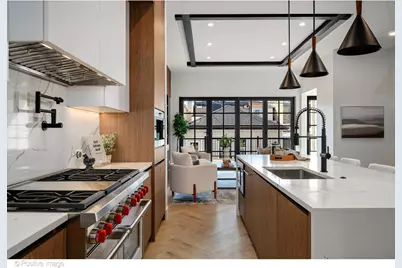 3446 N Oakley Avenue, Chicago, IL 60618 - Photo 9