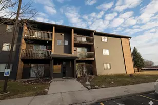 645 Virginia Rd, Crystal Lake, IL 60014 - Photo 1